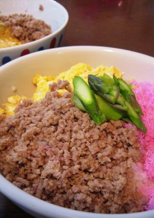 スピーディーに美味しく　三色そぼろ丼-レシピのメイン写真