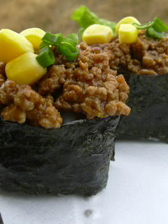 カレー肉そぼろの軍艦巻き-レシピのメイン写真