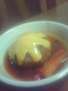 ヤケなチーズ煮込みハンバーグ-レシピのメイン写真