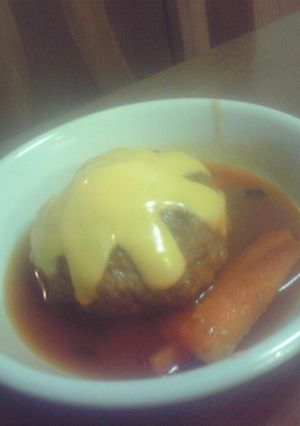 ヤケなチーズ煮込みハンバーグ-レシピのメイン写真