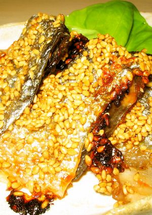 ::: 鮭の皮のゴマ焼き :::-レシピのメイン写真