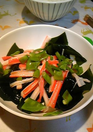 簡単サラダ　わかめ+豆腐+かにかまさん-レシピのメイン写真