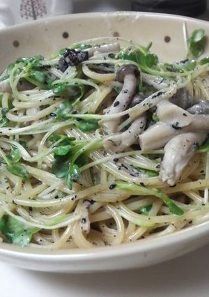 貝割れときのこ☆ごまごまワサマヨパスタ-レシピのメイン写真