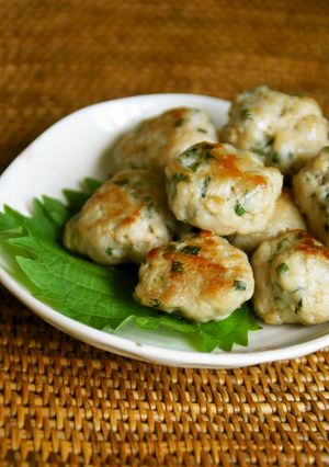 焼き鳥屋さんの味♪塩ダレ青じそつくね　-レシピのメイン写真