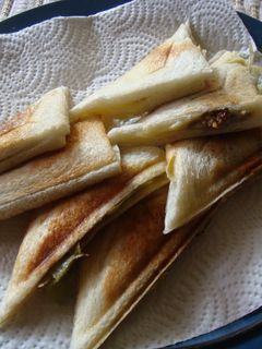 しっとりそぼろ ホットサンド-レシピのメイン写真