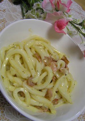 1人ランチに簡単♪やみつき☆パスタなカルボナーラうどん✿-レシピのメイン写真