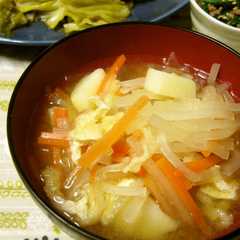 รูปของ 具沢山の味噌汁④大根とじゃがいもの味噌汁