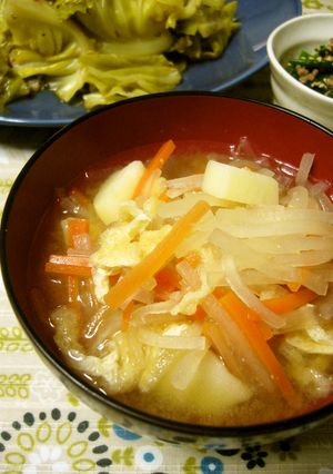 具沢山の味噌汁④大根とじゃがいもの味噌汁-レシピのメイン写真