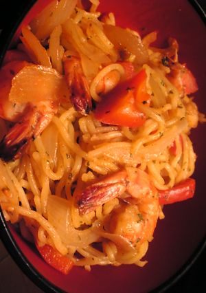 えびとパプリカのトマトチーズ味焼きそば-レシピのメイン写真