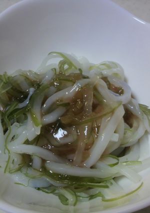 いかそ～めんと茎わかめの梅ドレ♪-レシピのメイン写真