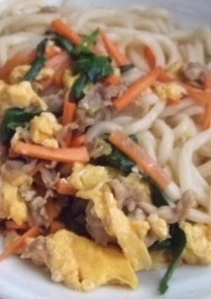 冷蔵庫にあるもので☆たまご野菜焼きうどん-レシピのメイン写真