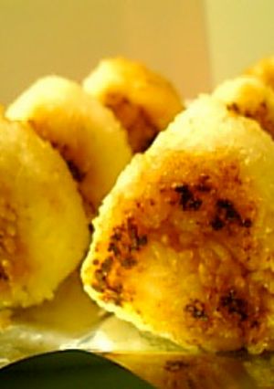 花見に残りご飯★冷めても美味焼きおにぎり-レシピのメイン写真