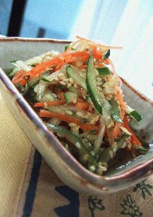 千切り野菜の胡麻ラー油和え。-レシピのメイン写真