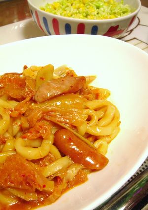 キムチとあまり野菜のウマ辛うどん♪-レシピのメイン写真