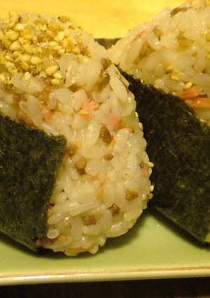 特に男子が喜ぶ☆ひき肉紅生姜のにぎり飯♪-レシピのメイン写真