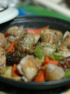 タジン鍋で鳥肉のドライトマト蒸し-レシピのメイン写真