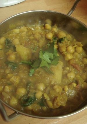 ジャガイモとひよこ豆のインド家庭カレー-レシピのメイン写真