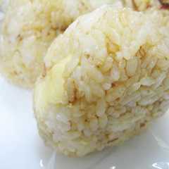 รูปของ チーズおかかおにぎり
