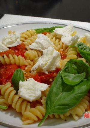 ★バジル・トマト・モッツァレラ・パスタ★-レシピのメイン写真