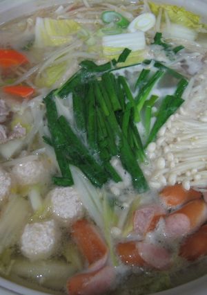 野菜がたっぷり★市販の素で塩ちゃんこ鍋-レシピのメイン写真