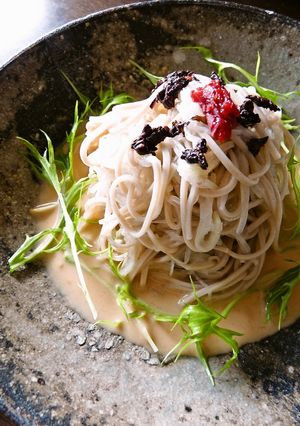 梅でさっぱり　ゴマだれで大根入りお蕎麦　-レシピのメイン写真