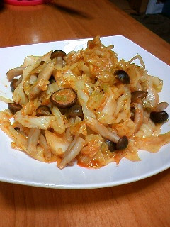 簡単副菜☆キャベツとしめじ『だけ』炒め-レシピのメイン写真