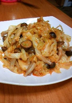 簡単副菜☆キャベツとしめじ『だけ』炒め-レシピのメイン写真