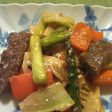 ブロッコリーの茎と牛肉で主役のおかず