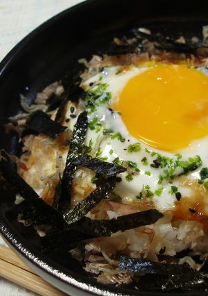楽ちん！ご飯に目玉焼きのっけ丼-レシピのメイン写真