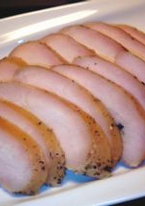 クセのない大人の味。焼き鶏ハム-レシピのメイン写真