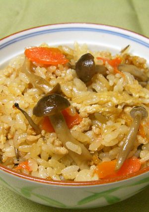 鶏ひき肉としめじの炊き込みご飯-レシピのメイン写真