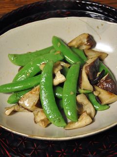 スナップエンドウと椎茸の炒め物-レシピのメイン写真