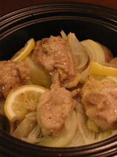 タジン鍋で作る!新玉ねぎと鶏肉のレモン蒸-レシピのメイン写真