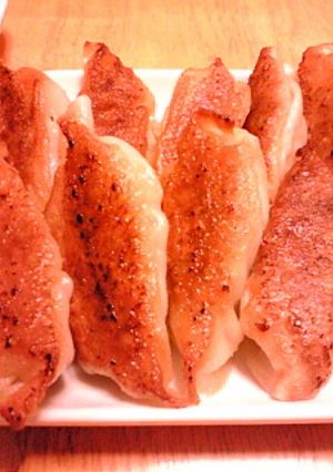 甘〜い!!ｷｬﾍﾞﾂたっぷり焼き餃子♪-レシピのメイン写真