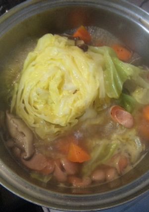 簡単☆まるごとキャベツの柔らかスープ-レシピのメイン写真