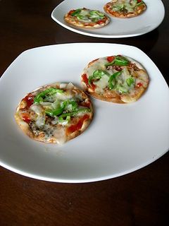余った餃子の皮でミニピッツァ。-レシピのメイン写真