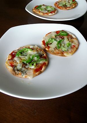 余った餃子の皮でミニピッツァ。-レシピのメイン写真