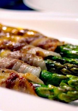 卵黄ぽん酢で。じゅわっとアスパラ豚肉巻き-レシピのメイン写真