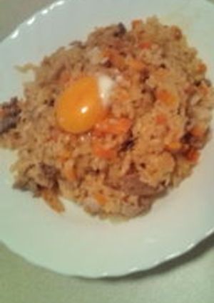 豚キムチチャーハンの温泉たまご添え-レシピのメイン写真