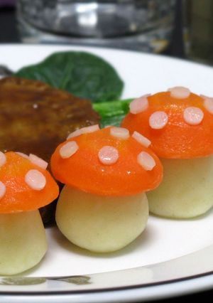 かわいいつけあわせ♪アリス風の毒キノコ？-レシピのメイン写真