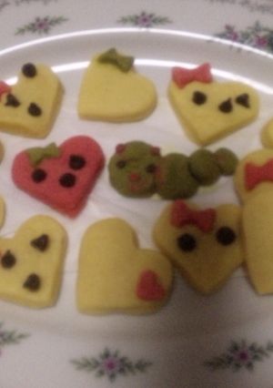 芋虫と苺のﾊﾞﾀｰﾁｮｺﾁｯﾌﾟｸｯｷｰ-レシピのメイン写真