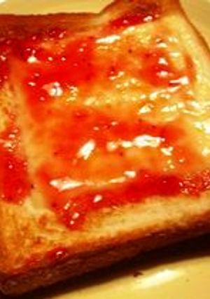 いちごジャムと溶けるチーズのトースト-レシピのメイン写真