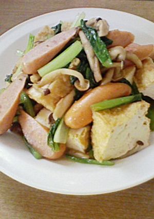 厚揚げと小松菜ウインナーのバター醤油炒め-レシピのメイン写真