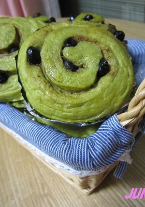 和♡黒豆入り♫抹茶シナモンロール❤-レシピのメイン写真