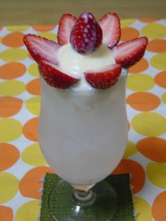 いちごクリームソーダ-レシピのメイン写真