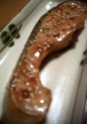 鮭の漬け焼き・ぴり辛風味-レシピのメイン写真
