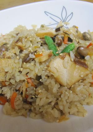 鮭と節分豆の炊きおこわ-レシピのメイン写真