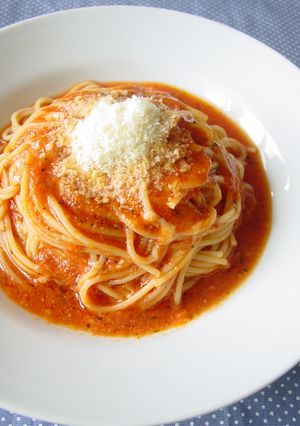 野菜ジュースとチーズだけのパスタ-レシピのメイン写真