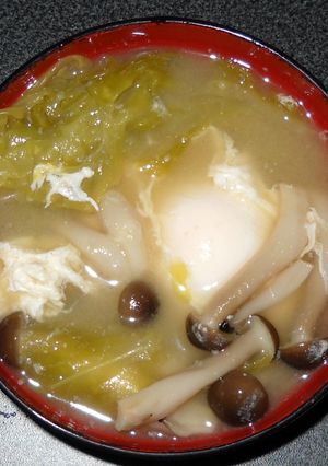 キャベツとシメジと卵の味噌汁-レシピのメイン写真