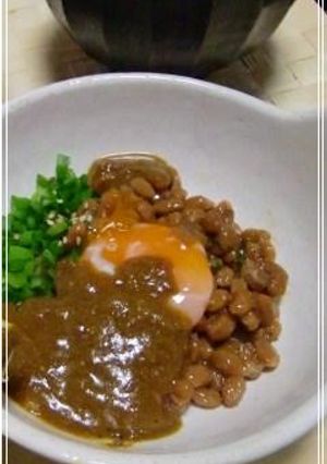 関西人にも大好評♡ネバネバ♪釜たまカレー納豆-レシピのメイン写真